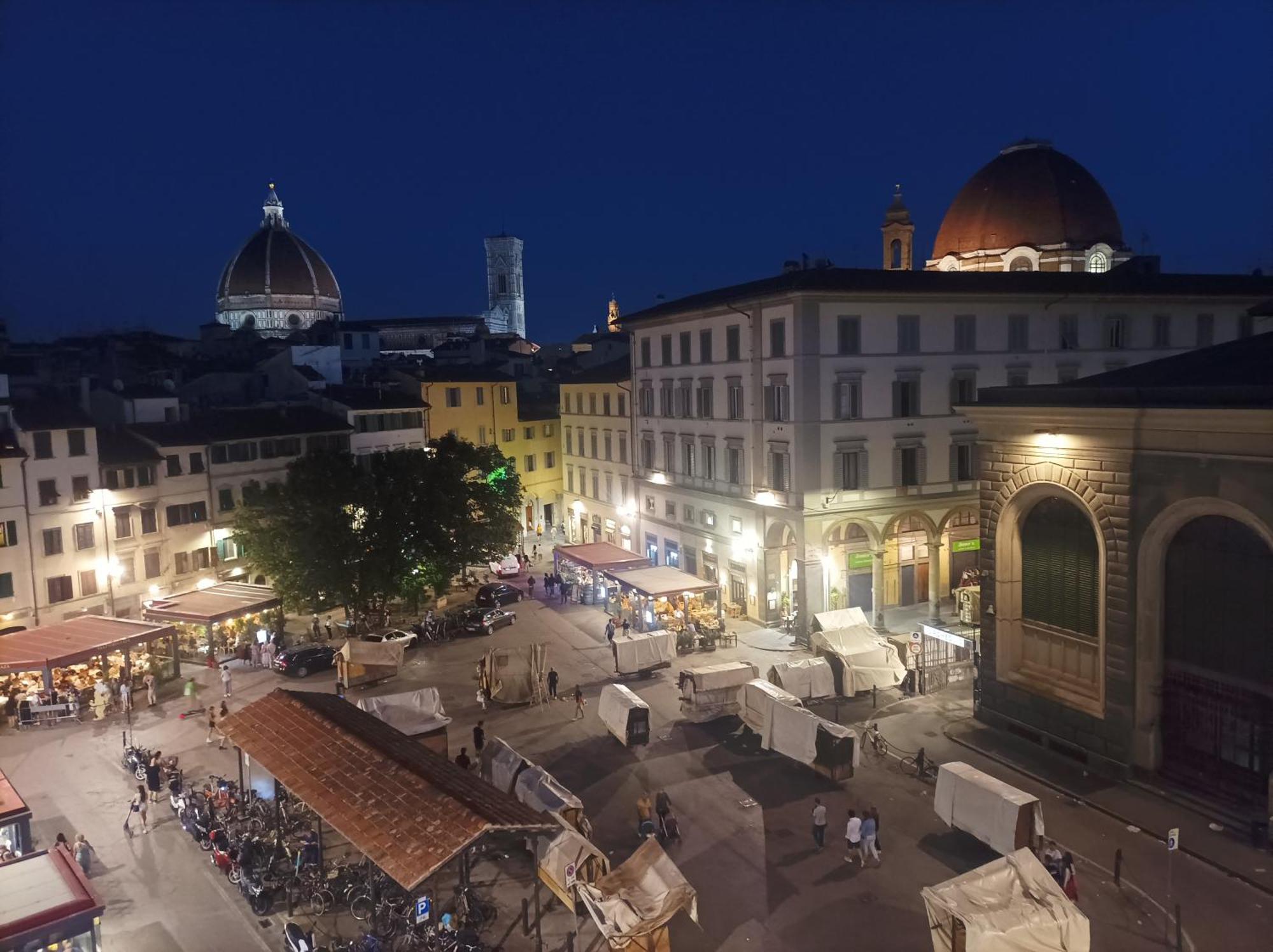 Panoramic Suite Near Duomo And Station Florenz Exterior foto